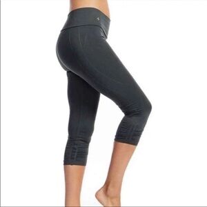 Nux Mesa Ruched Capri Legging Gray Size Small